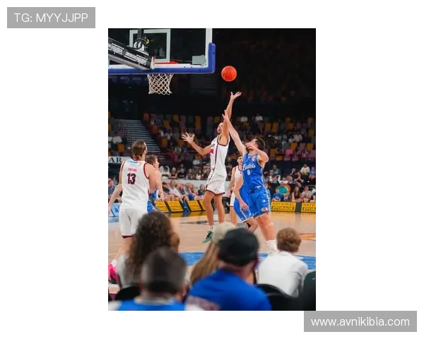 辽宁队哈维合练布罗金顿归队备战北控热身 辽宁队哈维合练布罗金顿归队备战北控热身